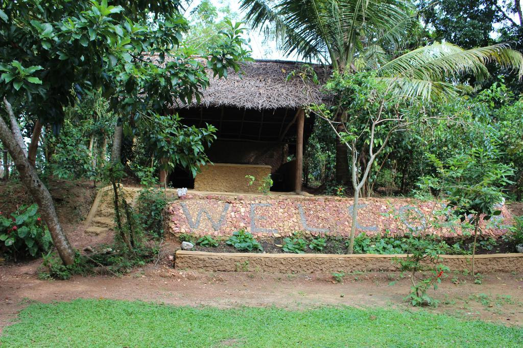 Abberny Villa Midigama East Room photo